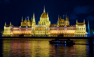 Dinner Cruise with Music & Show Budapest