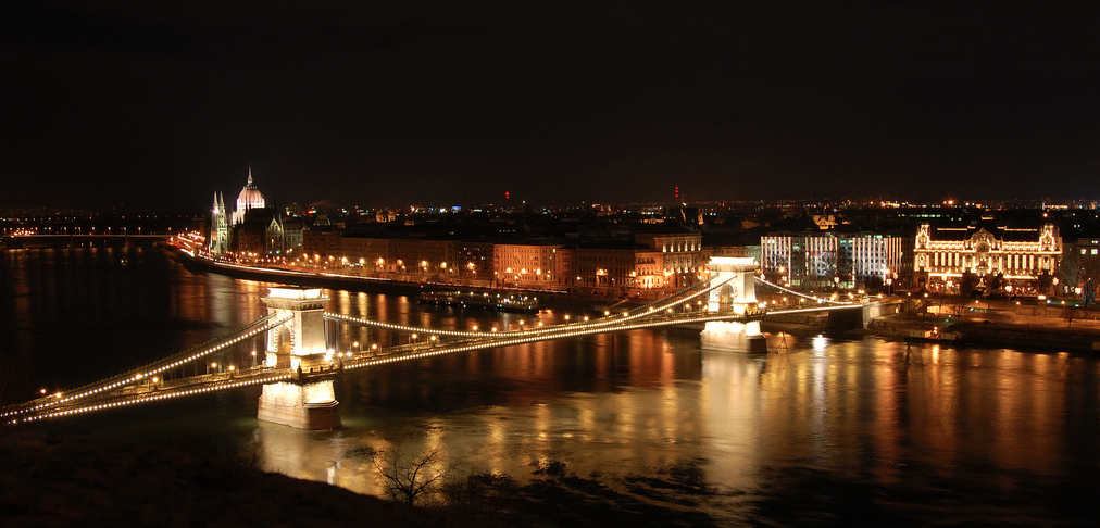 Night-Danube-Cruises-Budapest-City-Steve-Calcott.png
