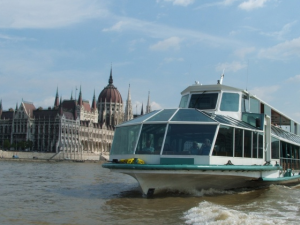 Sightseeing Cruise with Guide Budapest Legenda