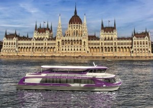 Nimrod Boat Dinner Cruise in Budapest