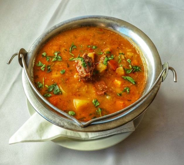 Hungarian Rich Goulash Soup