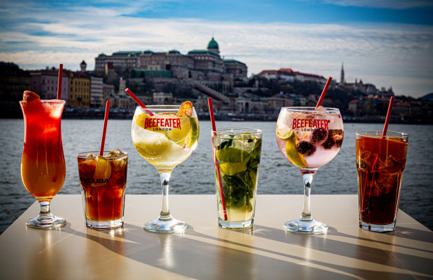 3x Cocktail River Cruise in Budapest