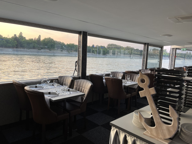 CMB Private Boat Rental Budapest