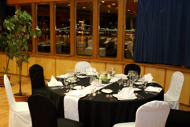 Europa Boat Budapest Private Dinner Cruise Events