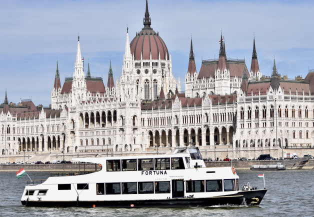 Fortuna Private Boat Rental Budapest