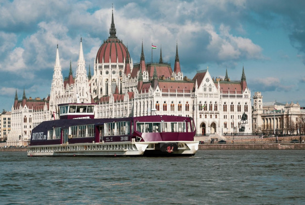 Sightseeing Budget Cruise Purpleliner Zin Uru Ship Budapest Cheap Tickets School Tours