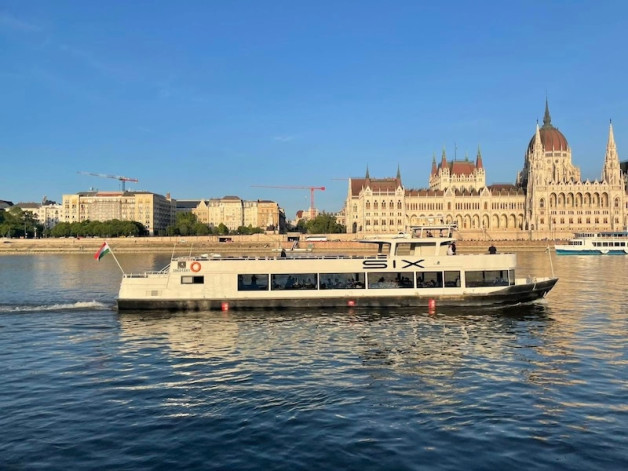 SIX Ship Budapest Private Boat Rental