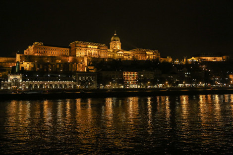 Budapest Sightseeing Cruise – City Central Dock