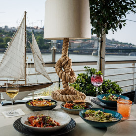 Served Lunch / Dinner Menu on Panorama Boat Budapest