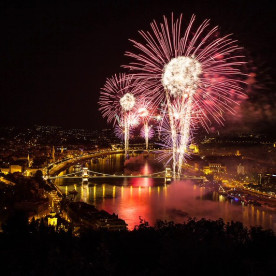 Fireworks Sightseeing Cruise with Drinks