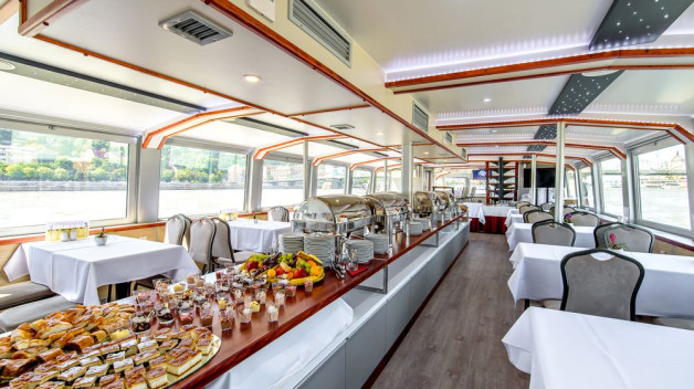 NYE Retro Dinner Cruise Party Budapest on Millennium 2 Boat
