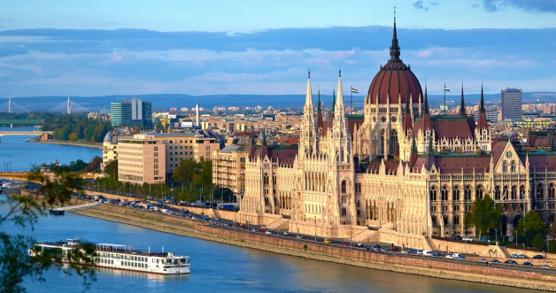 Budapest Danube Day Cruise with Lunch or Drinks Moyan Breen