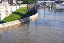 Budapest Danube River Flood Hatm